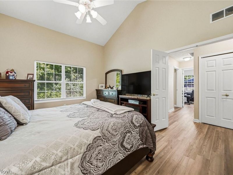 7618 Willow Woods Drive, North Olmsted, OH 44070 Photo 24