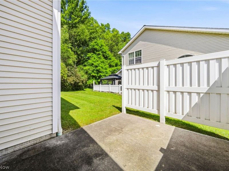 7618 Willow Woods Drive, North Olmsted, OH 44070 Photo 32