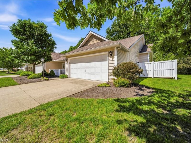 7618 Willow Woods Drive, North Olmsted, OH 44070 Photo 4