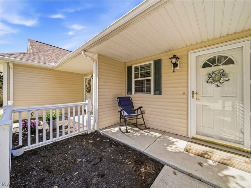 7618 Willow Woods Drive, North Olmsted, OH 44070 Photo 5