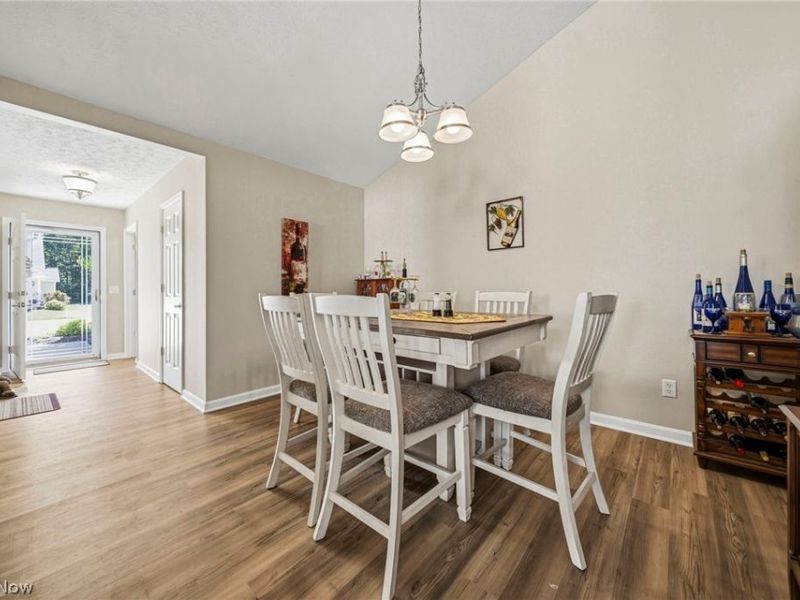 7618 Willow Woods Drive, North Olmsted, OH 44070 Photo 8