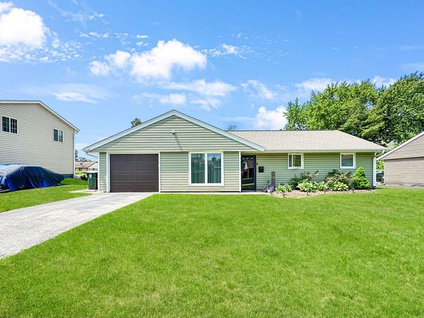 7830 Sprucewood Avenue , Woodridge, IL 60517