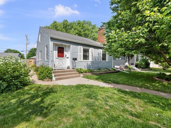 2820 Fair Avenue , Davenport, IA 52803