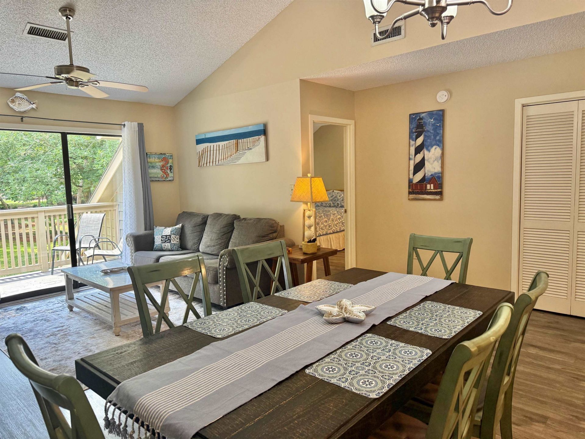 210 Westleton Dr.  Photo 4