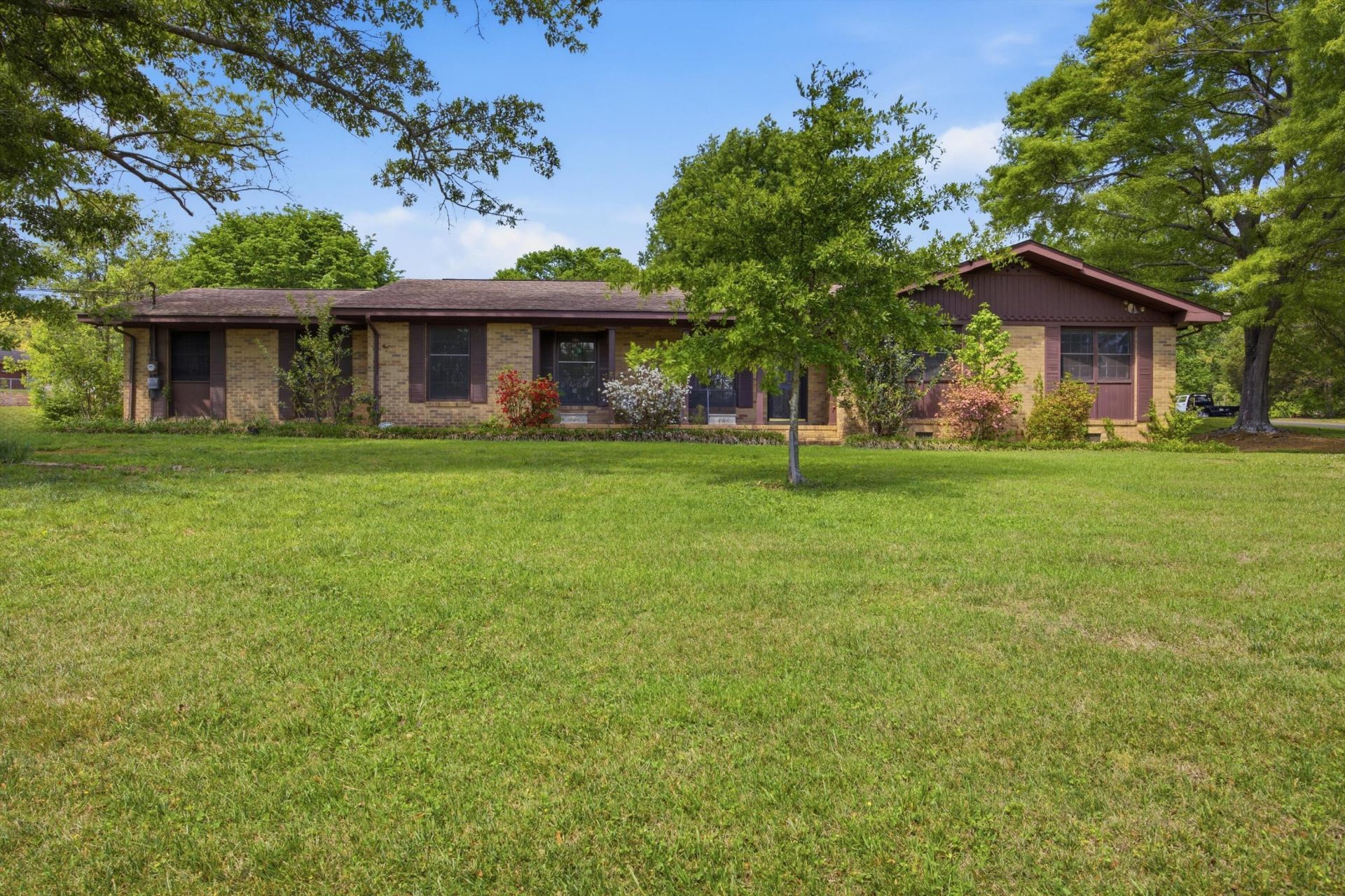 401 Francisco Drive, Dalton, GA 30720 Main Photo