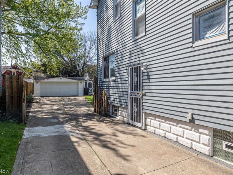12708 Dove Avenue, Cleveland, OH 44105 Photo 3