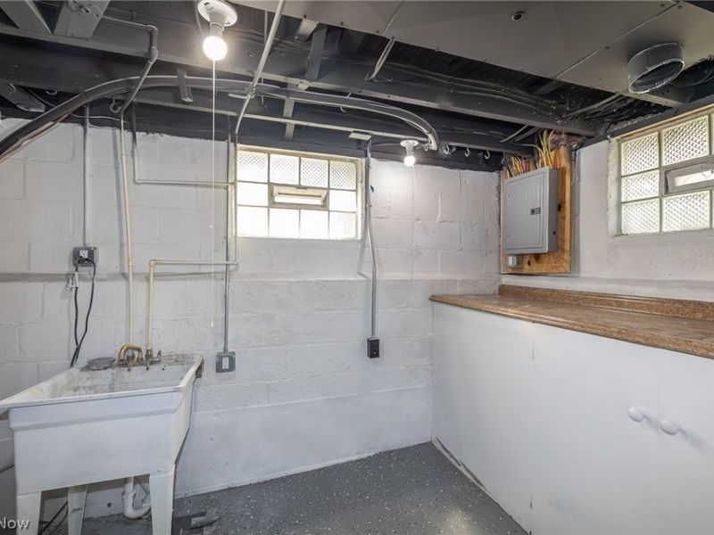 12708 Dove Avenue, Cleveland, OH 44105 Photo 33
