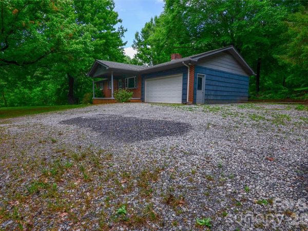24 Sarabec Hill Road , Black Mountain, NC 28711