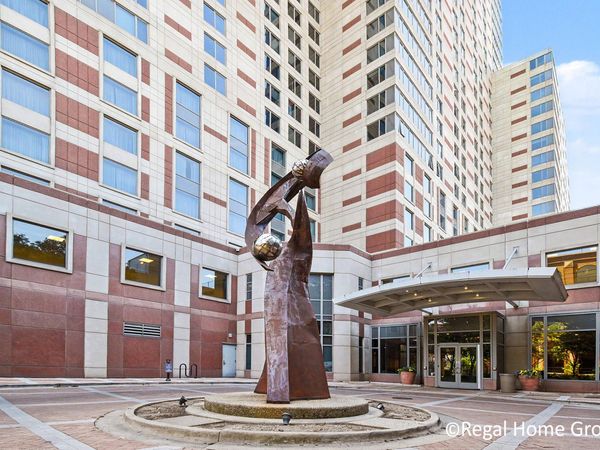 28 Campau Circle NW, Unit 2803, Grand Rapids, MI 49503