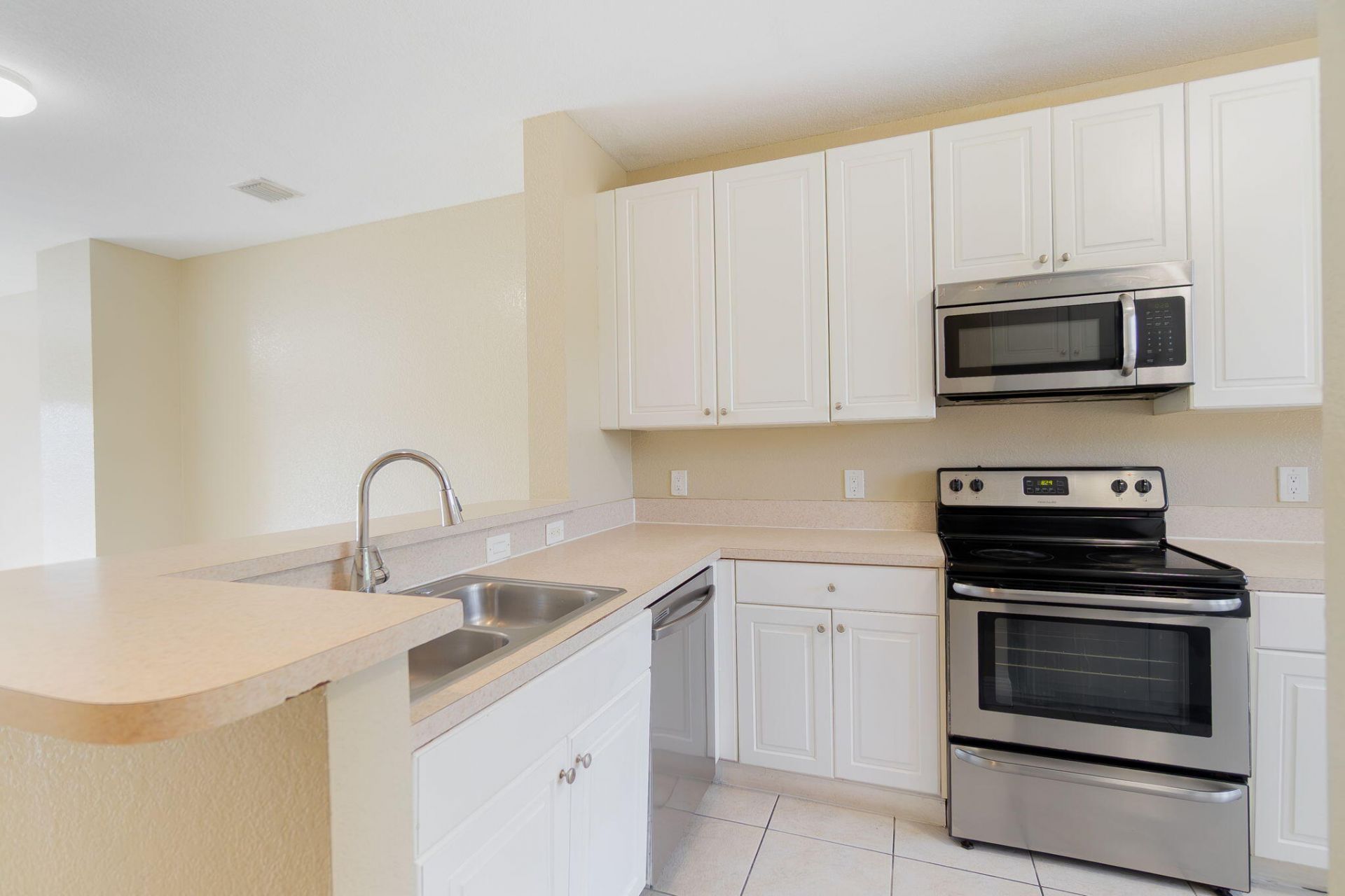 1718 NE 6th Street, Boynton Beach, FL 33435 Photo