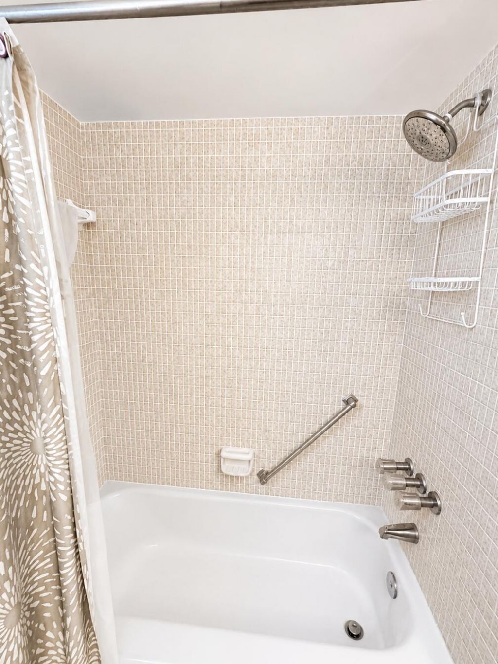 18 Colonial Club Drive, Unit 200, Boynton Beach, FL 33435 Photo