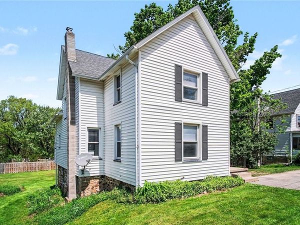 1897 Ridge Rd , Ontario, NY 14519