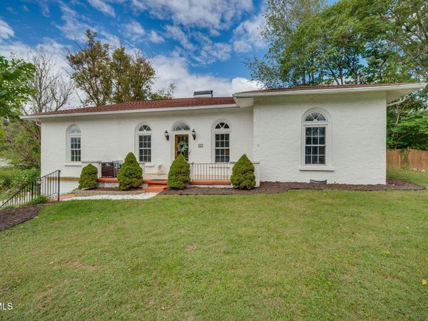 826 Polk Avenue, Johnson City, TN 37604