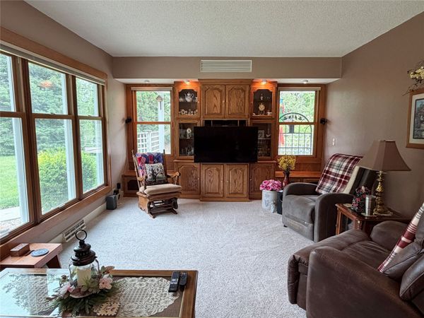 2244 N 4th Avenue W, Unit 1, Newton, IA 50208