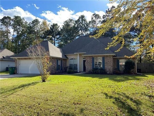 35 NEW CANAAN HILLS Court, Mandeville, LA 70448