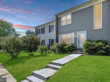 564 CRESTWOOD STREET SW, LEESBURG, VA 20175