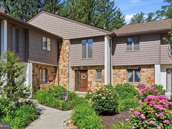 11 EAGLEVIEW DRIVE, Unit 11, NEWTOWN SQUARE, PA 19073