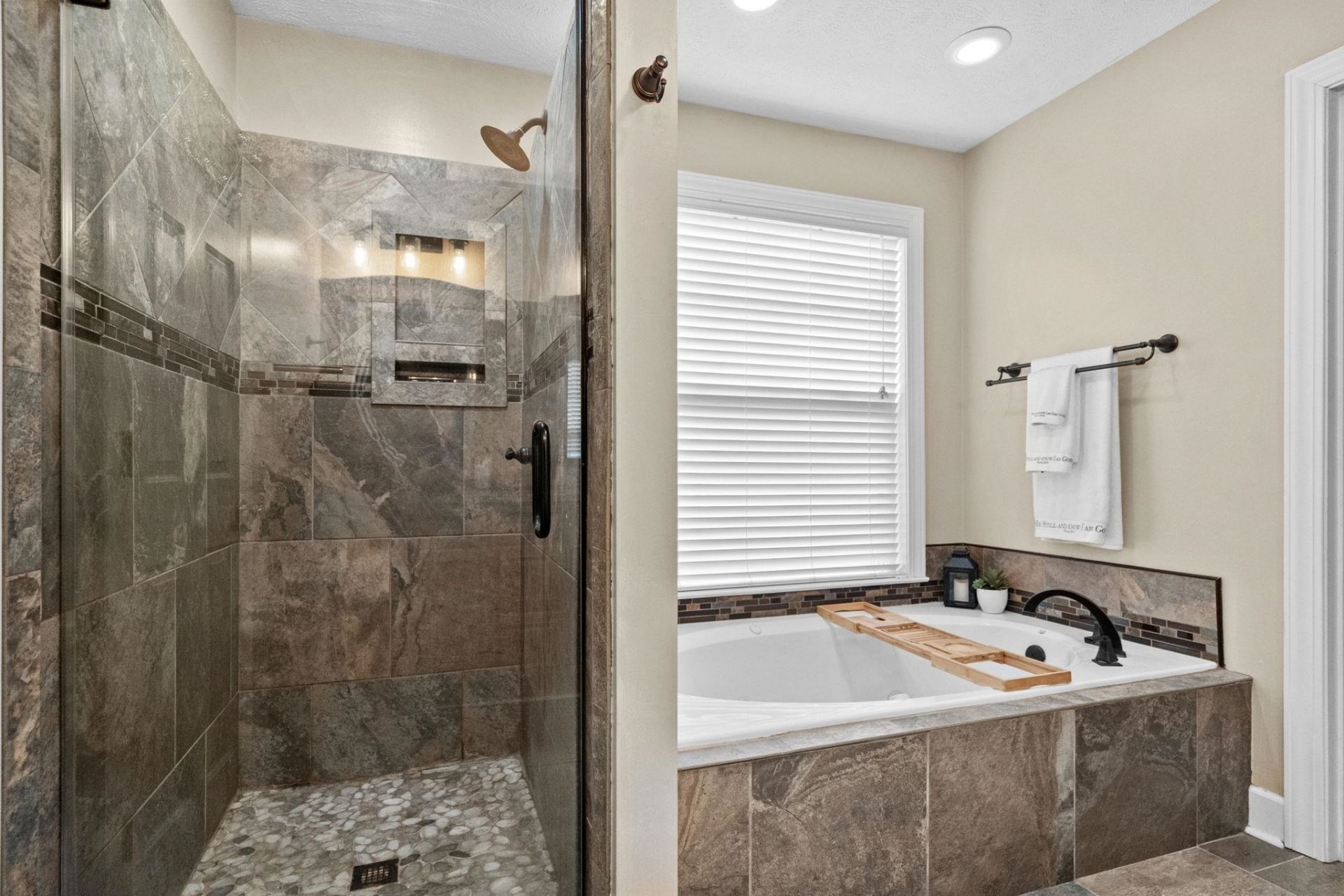404 Herringbone Ct.  Photo 8