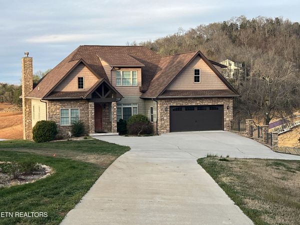 614 Watercrest Lane, Dandridge, TN 37725