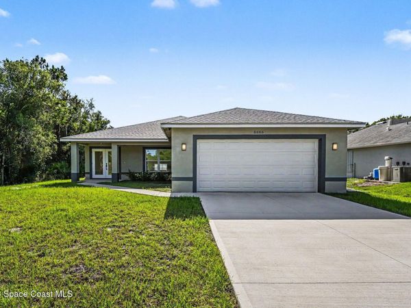 8575 100th Avenue , Vero Beach, FL 32967