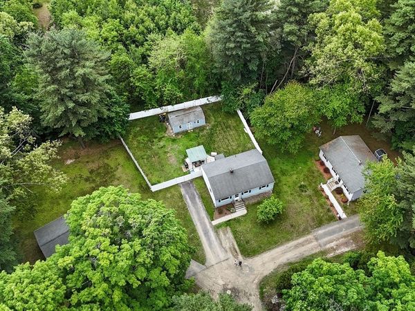 37 Parkerview St, Springfield, MA 01129