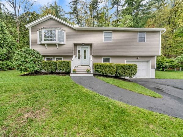 20 Greenlawn Ave, Dracut, MA 01826