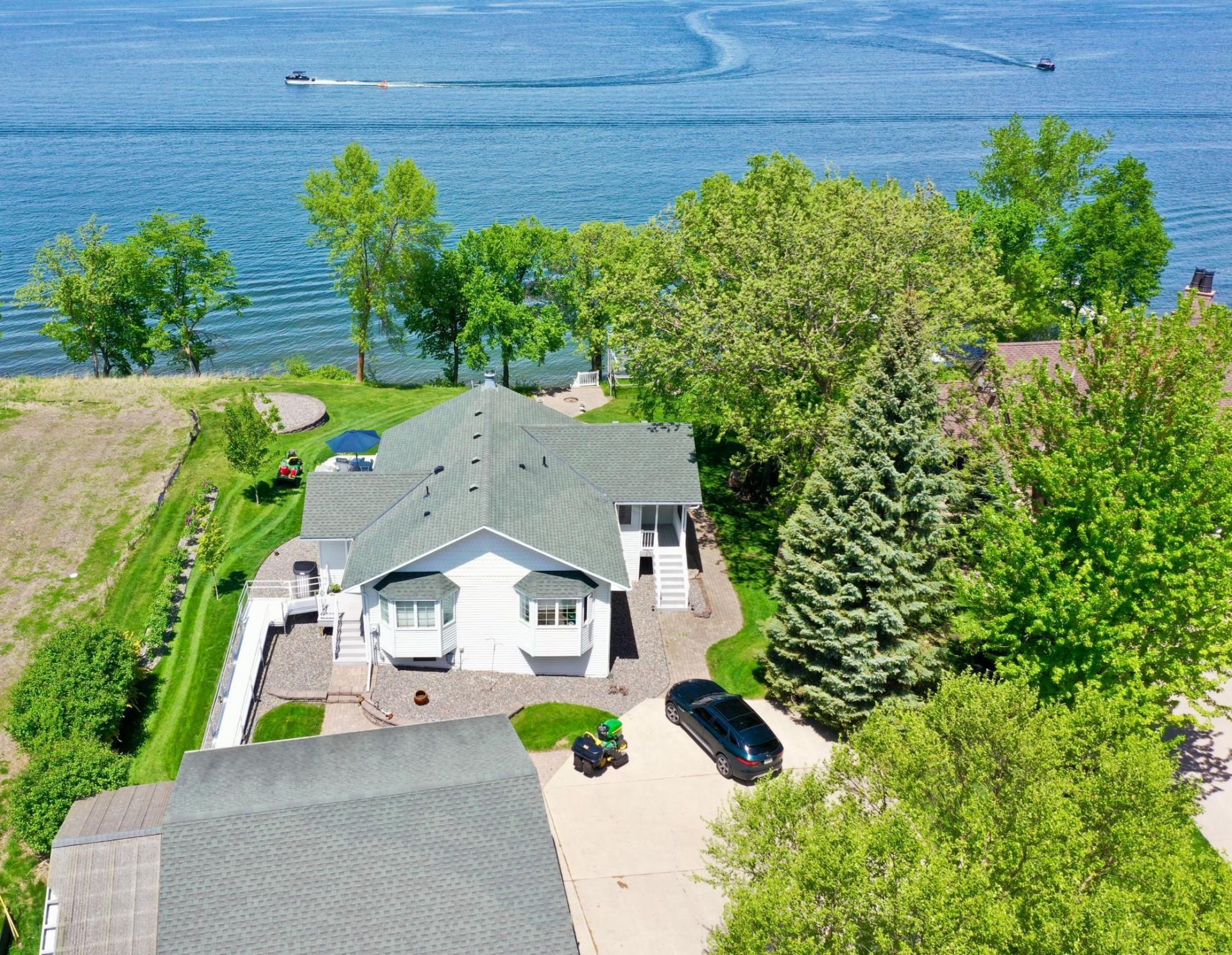 11646 Indian Beach Road , Spicer, MN 56288