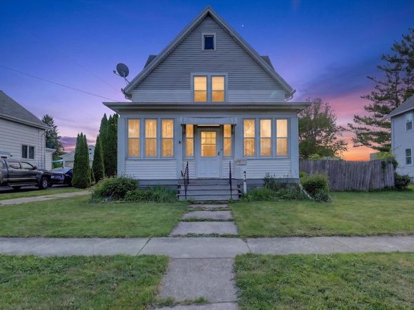 414 N Monroe Street, Watertown, WI 53098