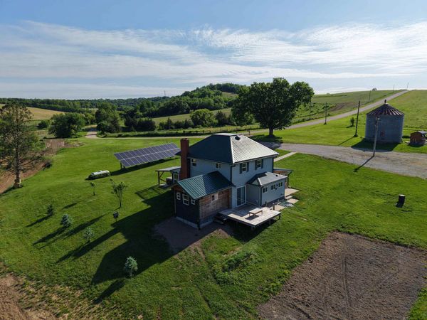 7469 Grant River Road, Cassville, WI 53806