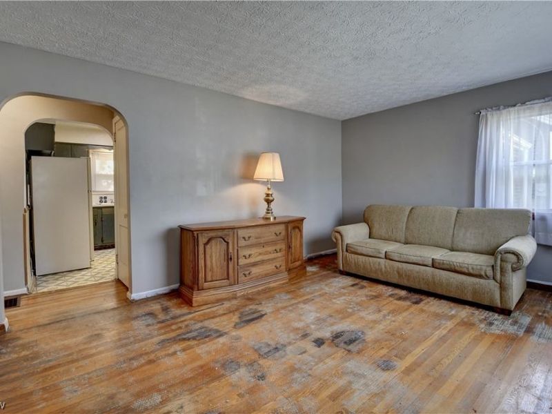 679 Mohawk Avenue, Akron, OH 44305 Photo 4