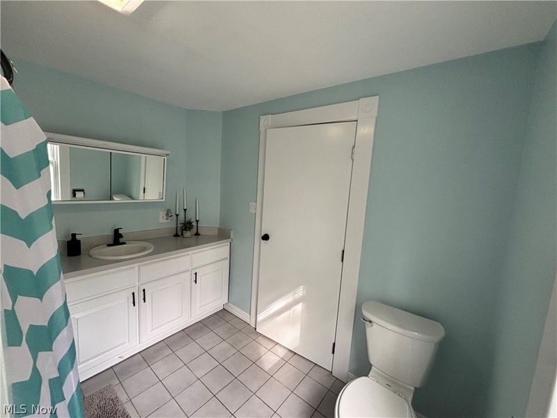 833 Main Street, Unit B(back), Conneaut, OH 44030 Photo 12