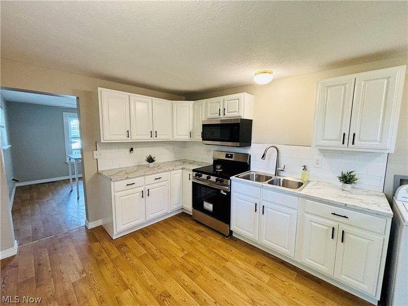 833 Main Street, Unit B(back), Conneaut, OH 44030 Photo 7