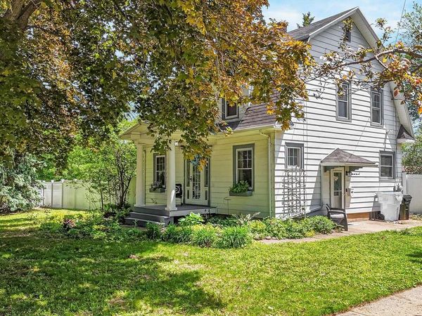 2005 E NEWBERRY STREET, Appleton, WI 54915
