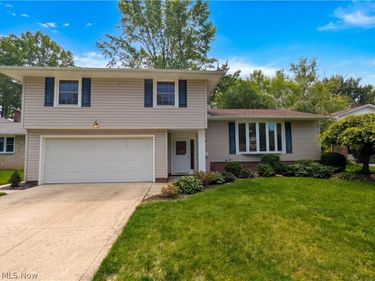 30223 Chatham Point Drive, Bay Village, OH 44140
