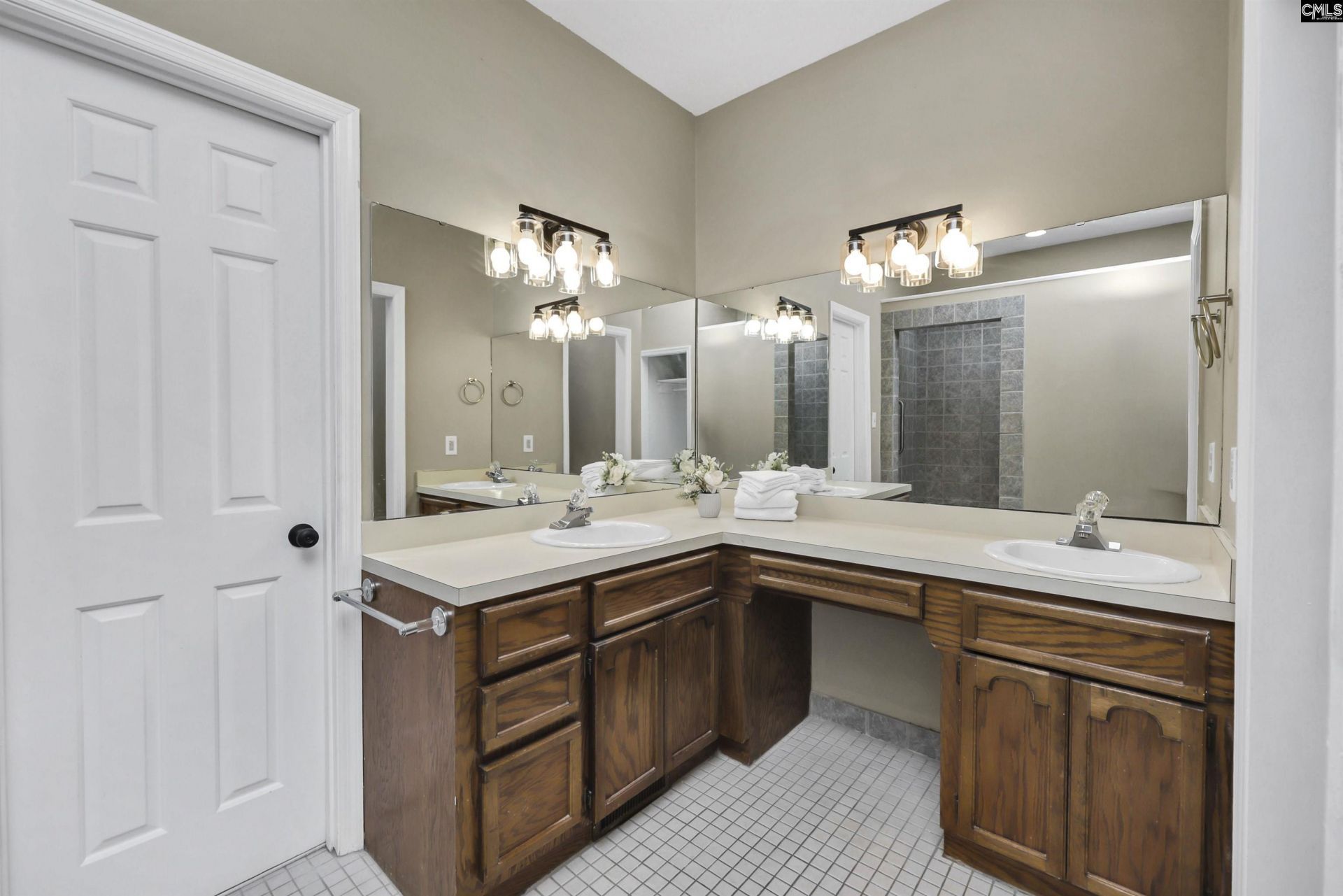 1053 Tarrytown Lane Photo 21
