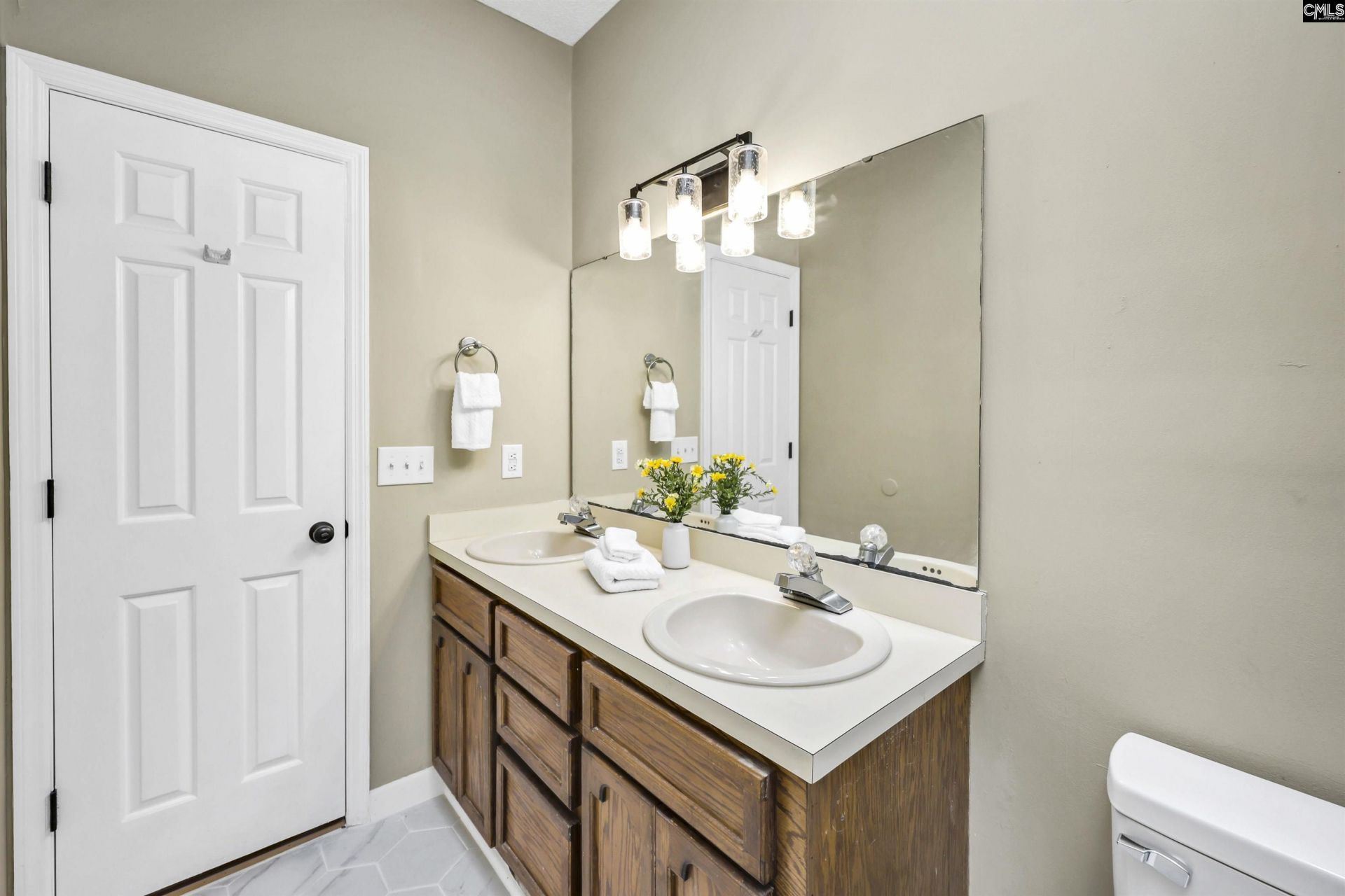 1053 Tarrytown Lane Photo 24