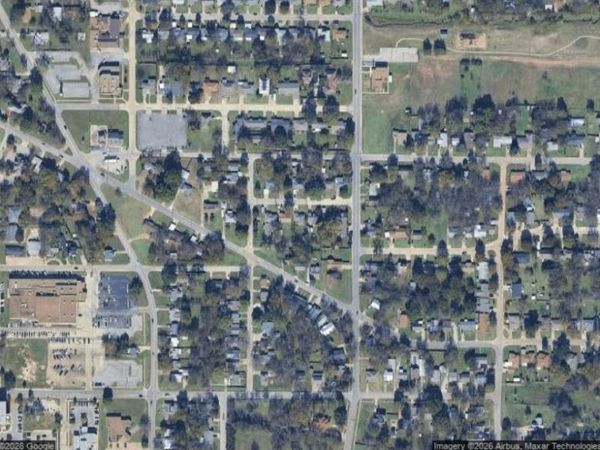 706 Elizabeth Drive, Ardmore, OK 73401