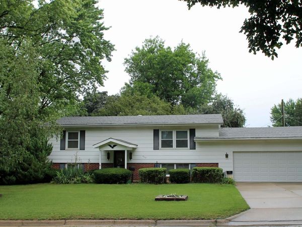602 E Sunrise Street, New Hampton, IA 50659