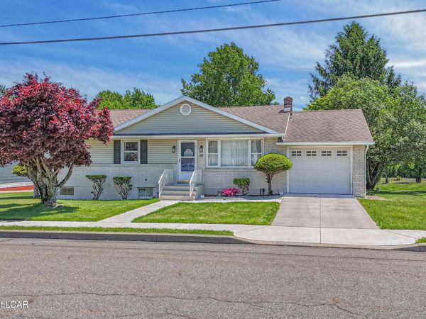 68 E Maple Street, Tresckow, PA 18254