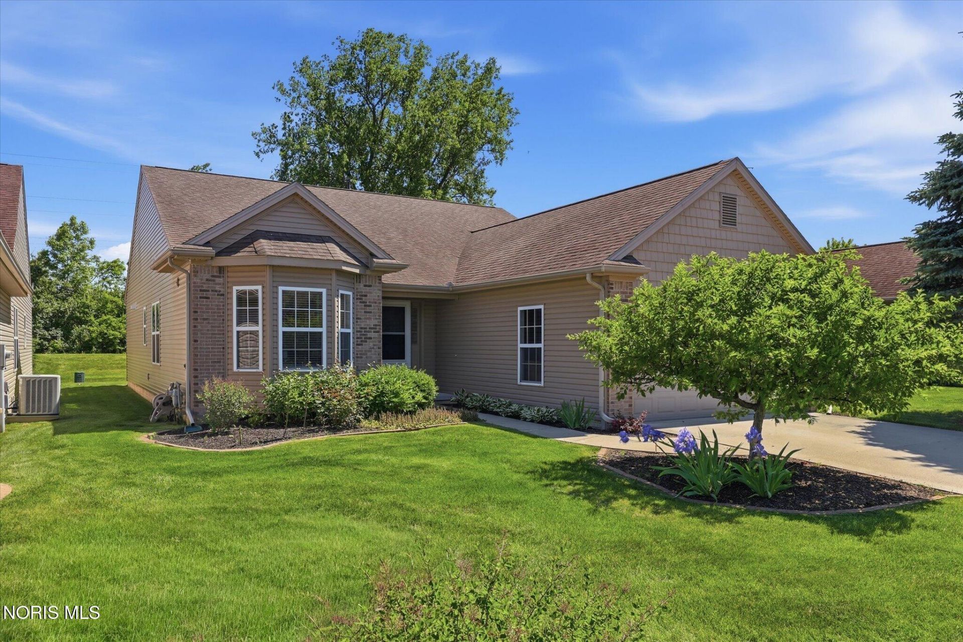 4973 Lake Breeze Lane , Maumee, OH 43537 Main Photo