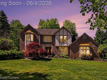 6515 Tamarack Drive, Troy, MI 48098