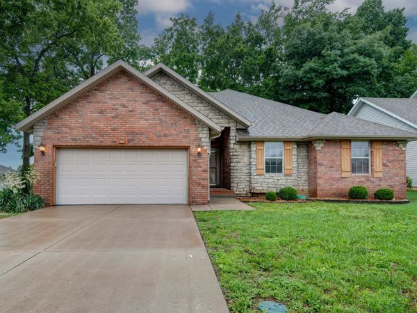 3191 S Leawood Avenue , Springfield, MO 65807