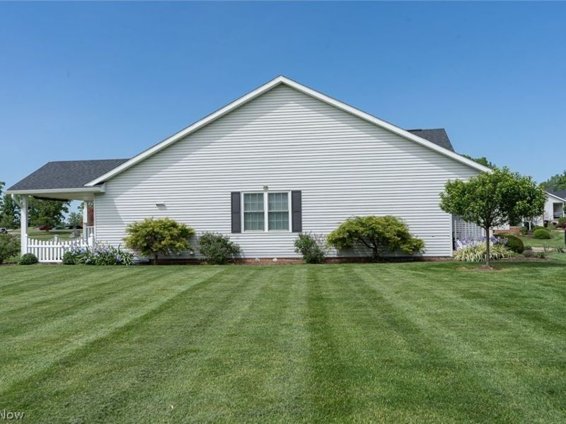2765 Doral Circle SE, Massillon, OH 44646 Photo 5
