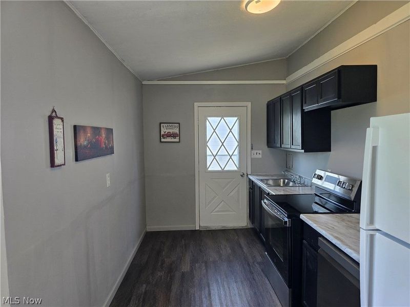 169 Boston Avenue , Elyria, OH 44035 Photo 6