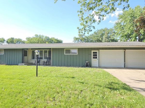 1301 13TH ST, Hawarden, IA 51023