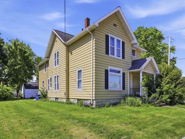 1201 CEAPE AVENUE, Oshkosh, WI 54901