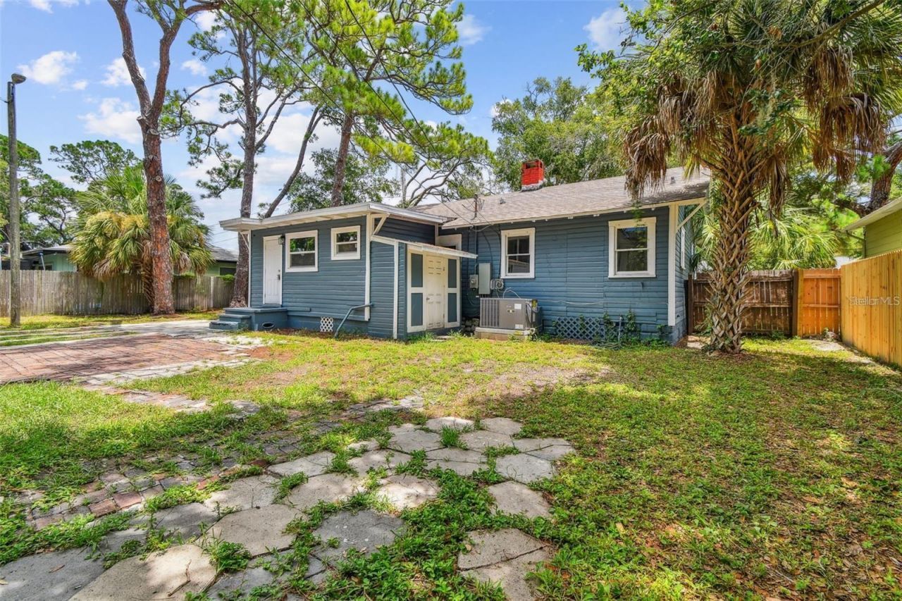 2329 7th Street S, Saint Petersburg, FL 33705 Photo