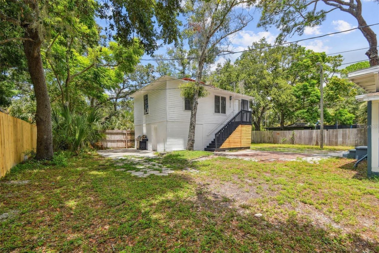 2329 7th Street S, Saint Petersburg, FL 33705 Photo