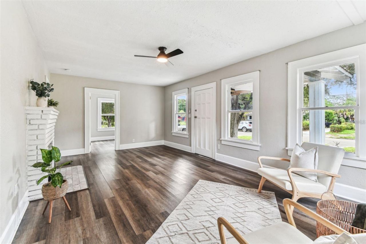2329 7th Street S, Saint Petersburg, FL 33705 Photo