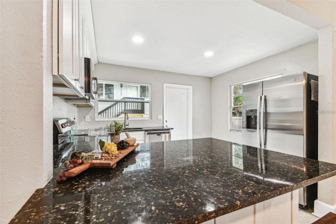 2329 7th Street S, Saint Petersburg, FL 33705 Photo